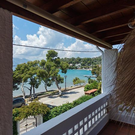 Seaview Apartment - Poros Relaxing Beachfront Flat Poros Town Esterno foto
