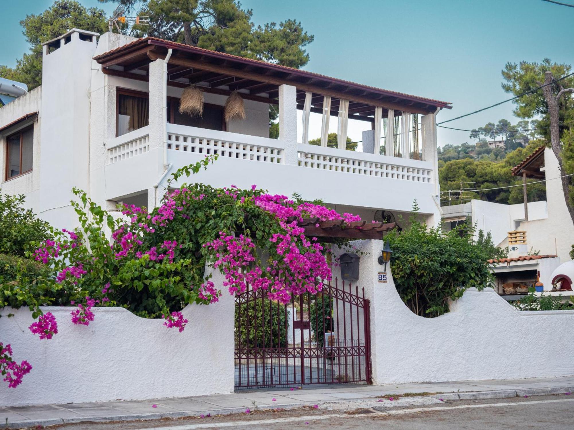 Seaview Apartment - Poros Relaxing Beachfront Flat Poros Town Esterno foto