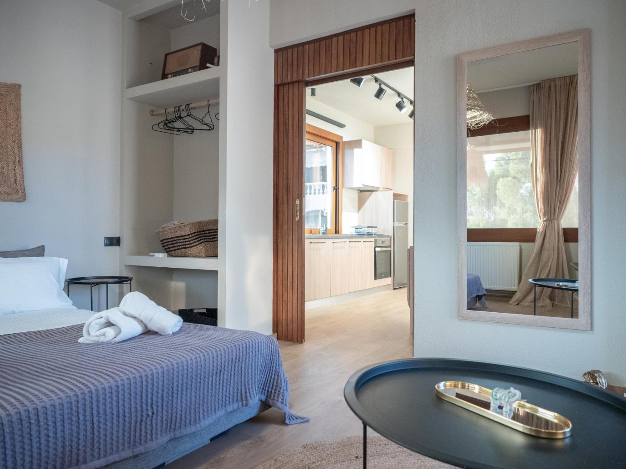 Seaview Apartment - Poros Relaxing Beachfront Flat Poros Town Esterno foto