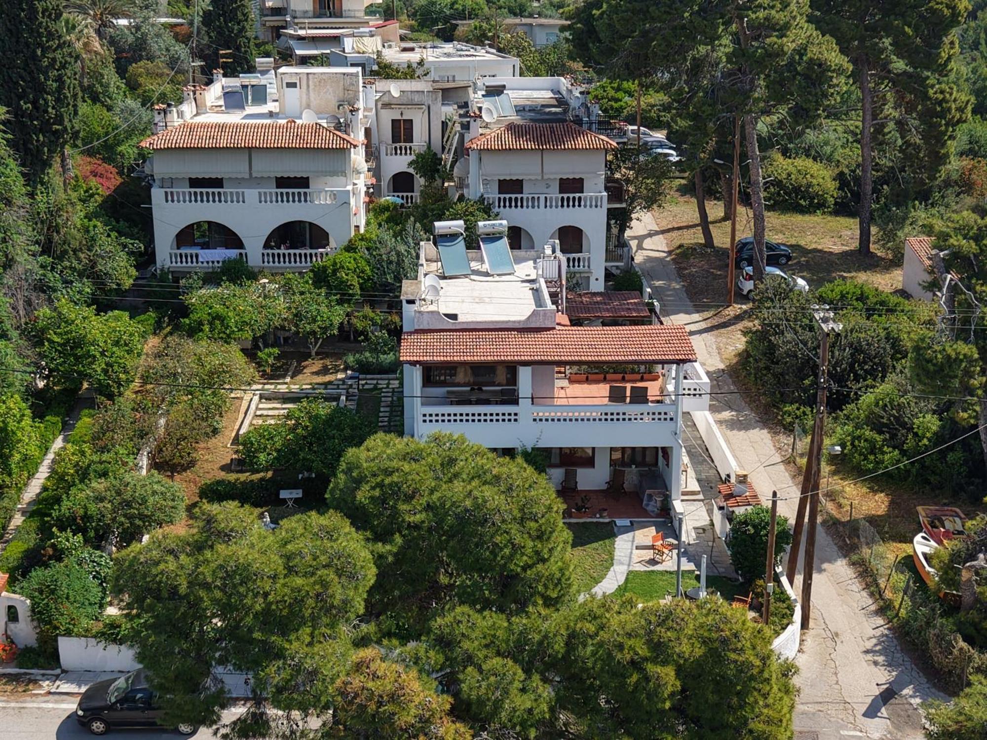 Seaview Apartment - Poros Relaxing Beachfront Flat Poros Town Esterno foto